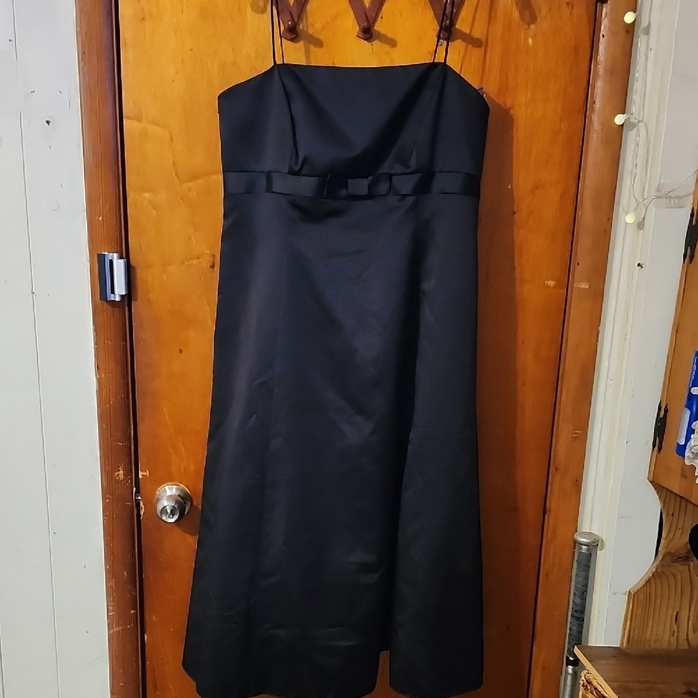 Chic Black Strapless Dress